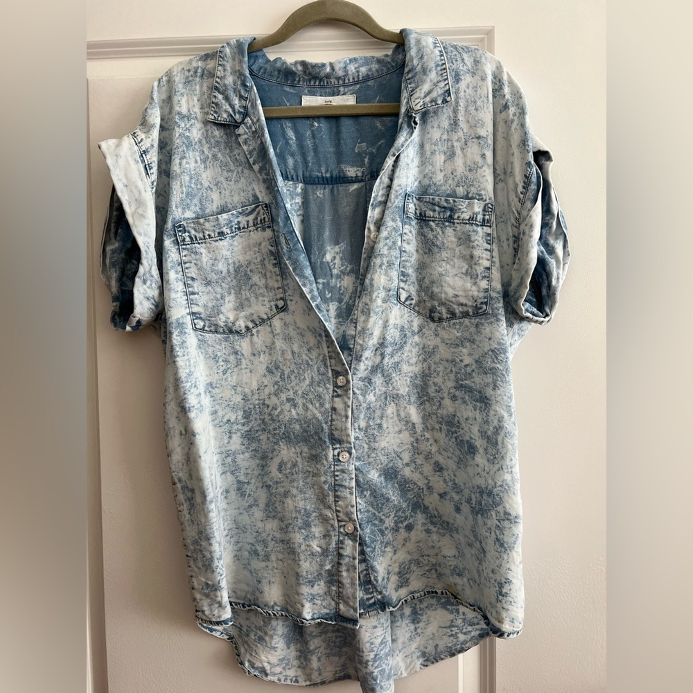 Bleached blue shirt